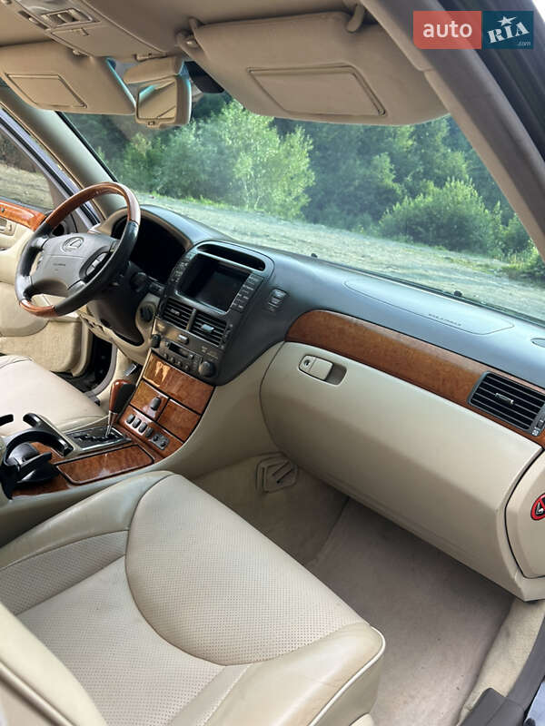 Седан Lexus LS 2004 в Яремче