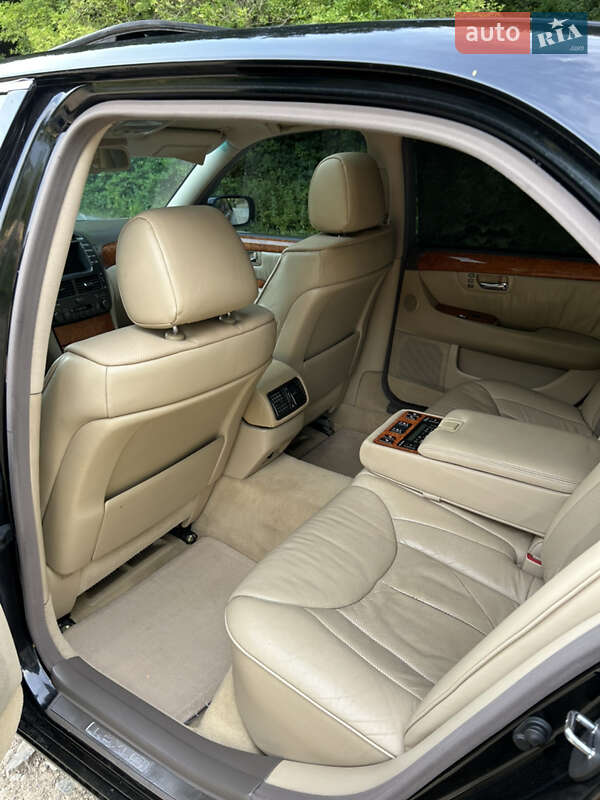 Седан Lexus LS 2004 в Яремче