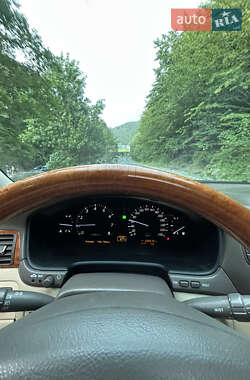 Седан Lexus LS 2004 в 