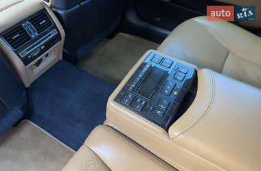 Седан Lexus LS 2012 в 