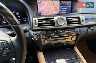 Седан Lexus LS 2012 в 