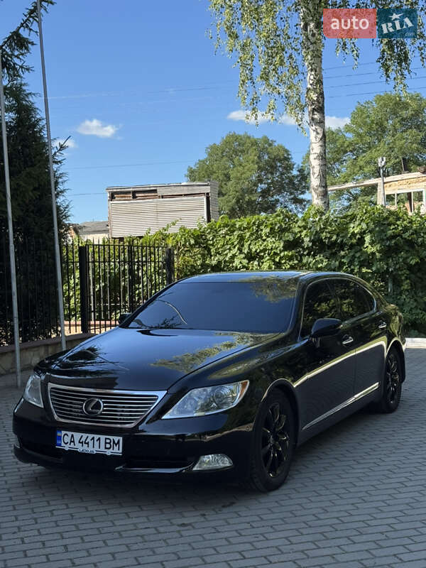 Седан Lexus LS 2007 в Шполе