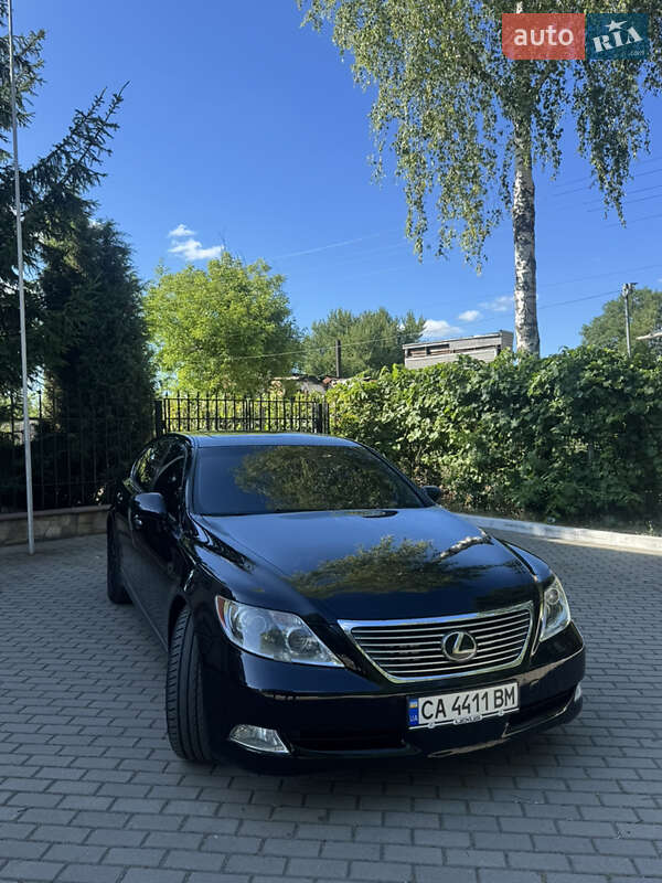 Седан Lexus LS 2007 в Шполе