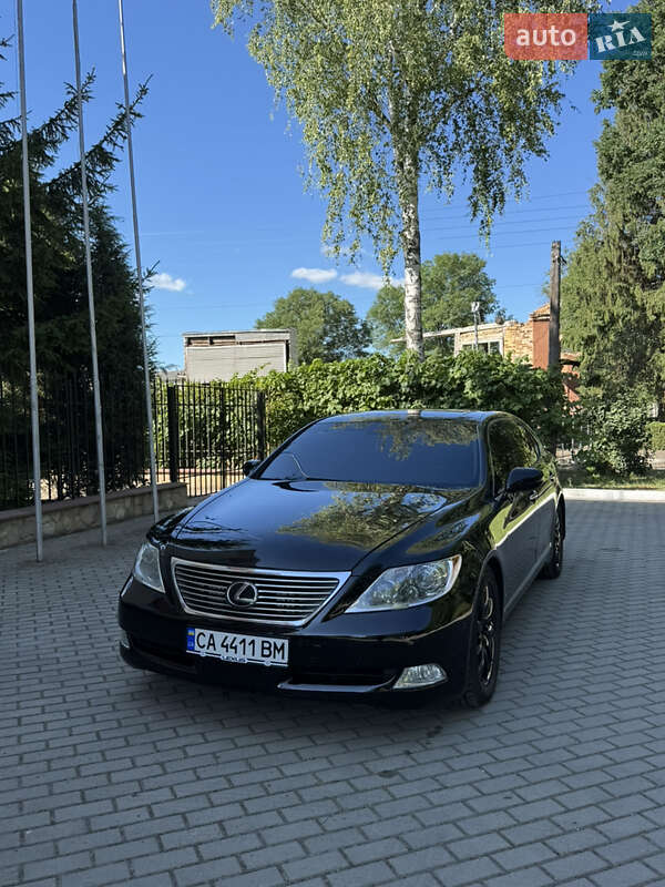 Седан Lexus LS 2007 в Шполе