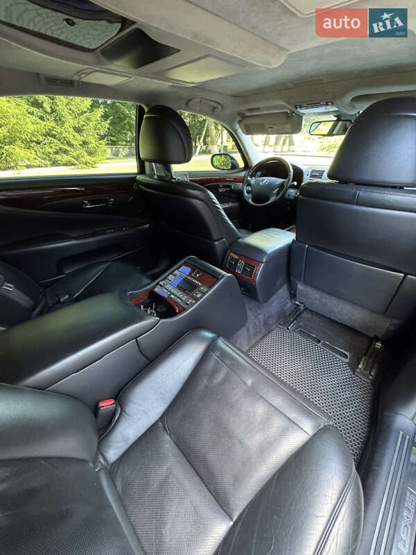 Седан Lexus LS 2007 в Шполе
