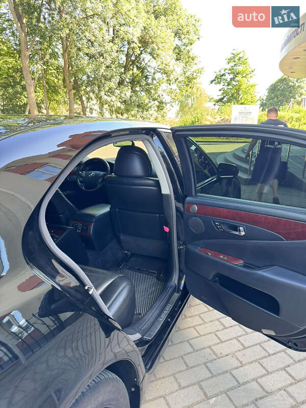 Седан Lexus LS 2007 в Шполе