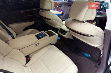 Седан Lexus LS 2018 в 