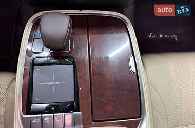 Седан Lexus LS 2018 в 