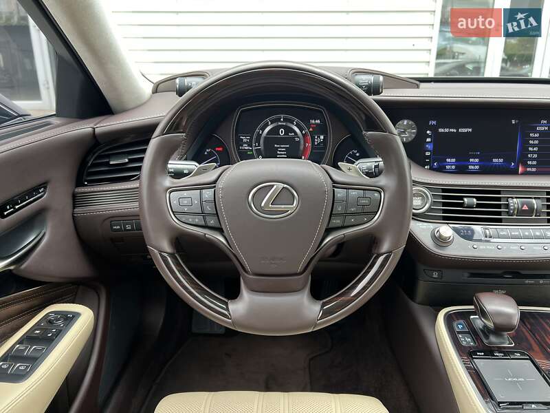 Седан Lexus LS 2018 в Киеве