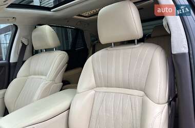 Седан Lexus LS 2018 в 