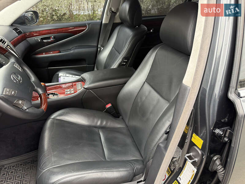 Седан Lexus LS 2007 в Киеве