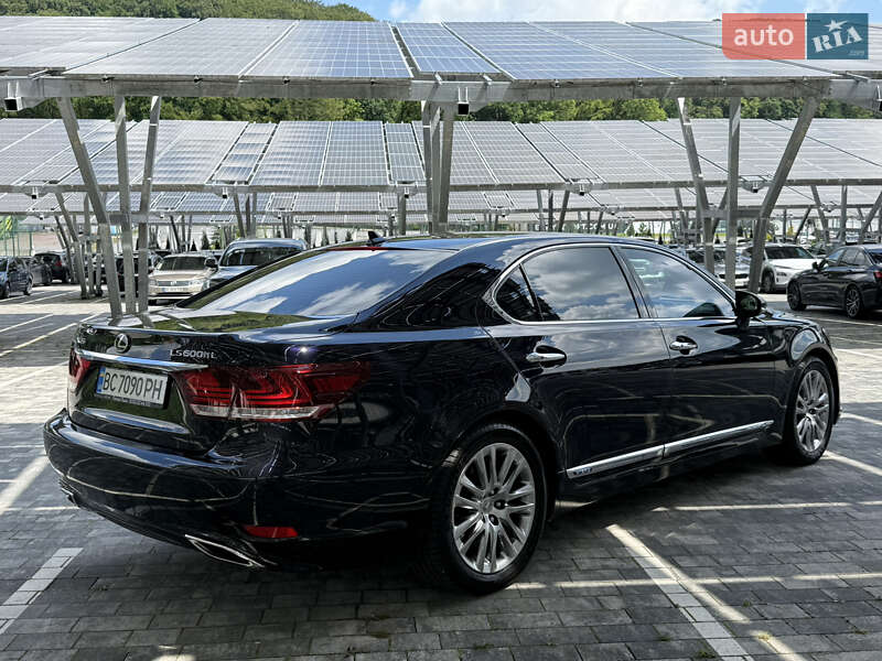 Седан Lexus LS 2013 в Львове