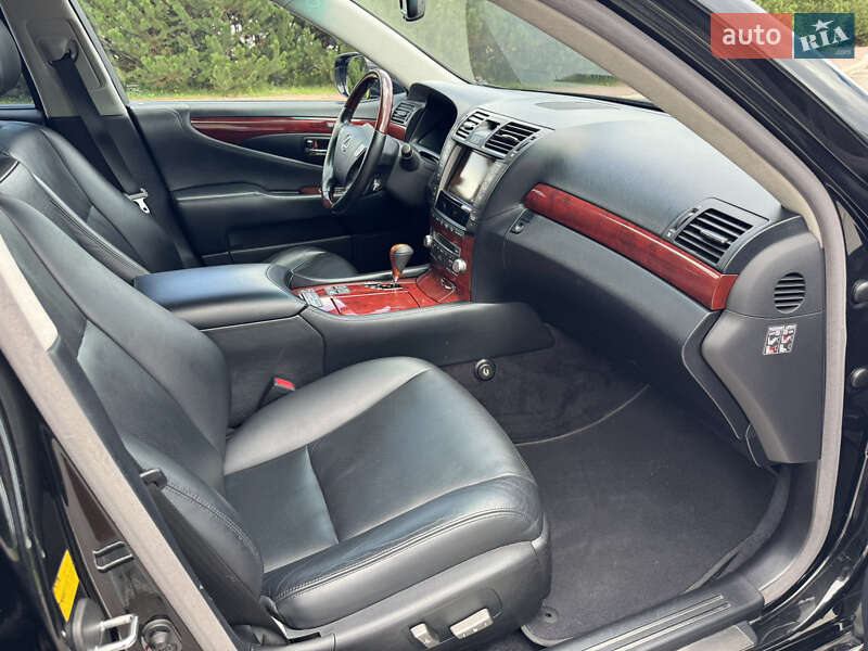 Седан Lexus LS 2012 в Киеве