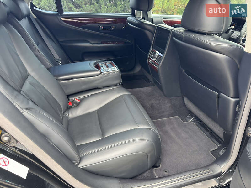 Седан Lexus LS 2012 в Киеве