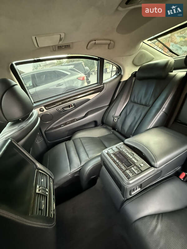 Седан Lexus LS 2013 в Одессе