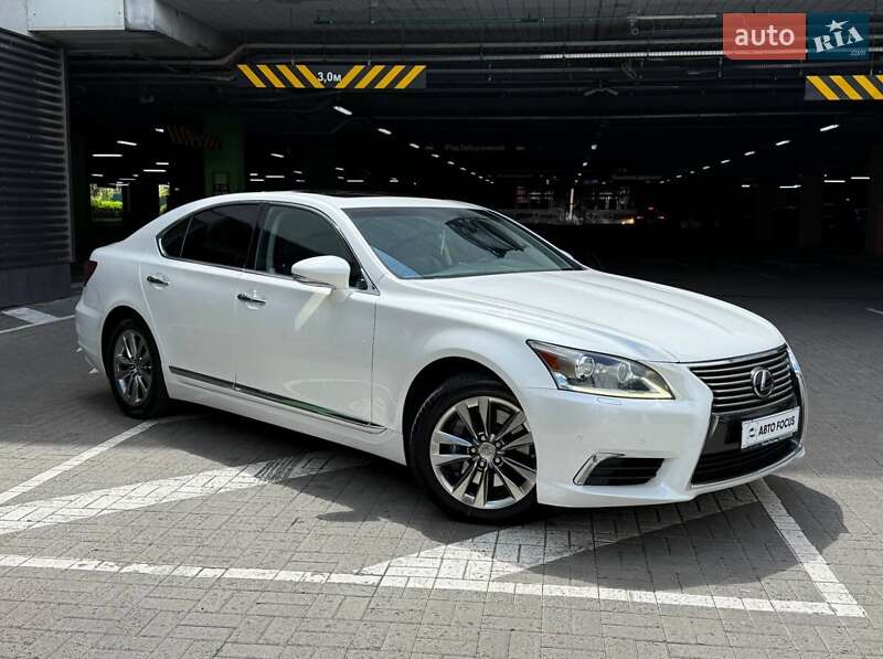 Lexus LS 2015