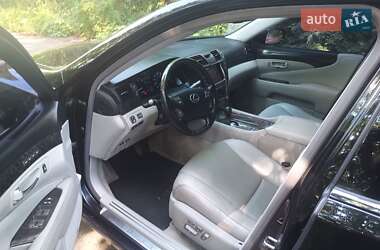 Седан Lexus LS 2006 в 