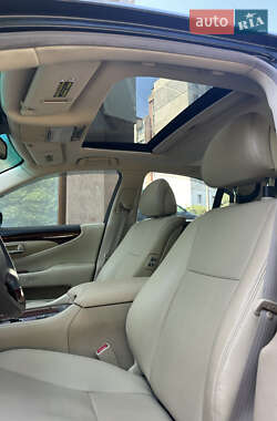 Седан Lexus LS 2007 в 