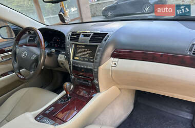 Седан Lexus LS 2007 в 