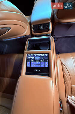 Седан Lexus LS 2018 в 