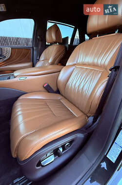 Седан Lexus LS 2018 в 