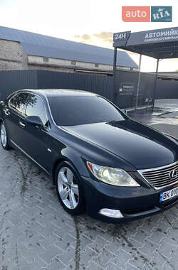 Седан Lexus LS 2007 в 