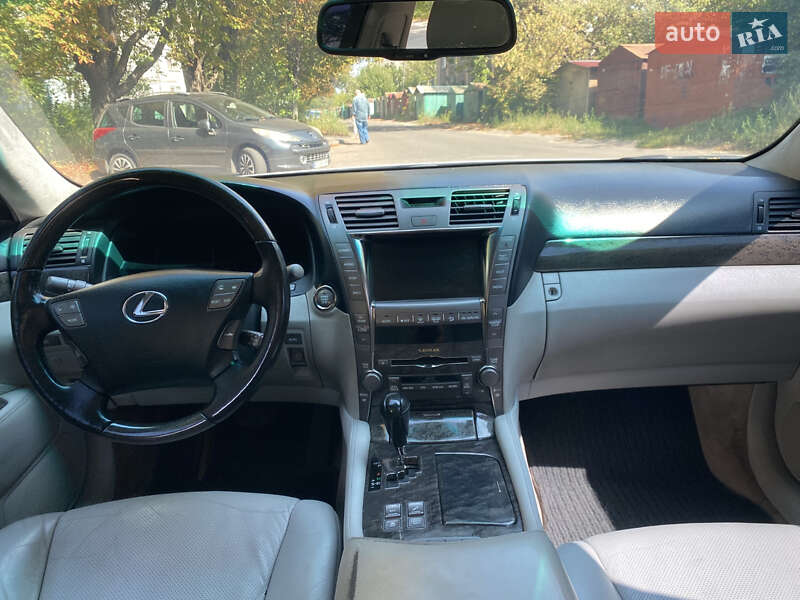 Седан Lexus LS 2007 в Полтаве