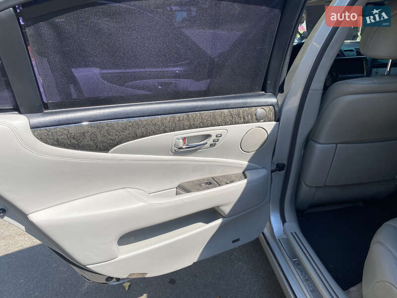 Седан Lexus LS 2007 в Полтаве