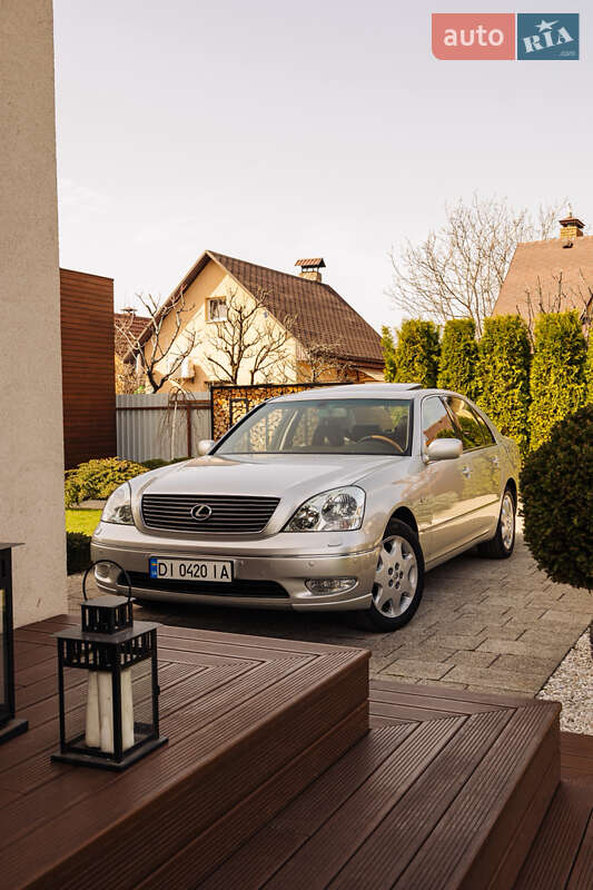 Седан Lexus LS 2001 в 