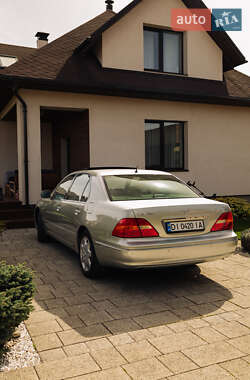 Седан Lexus LS 2001 в 