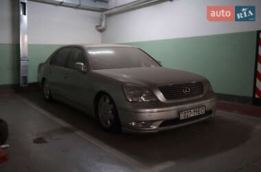 Седан Lexus LS 2001 в 