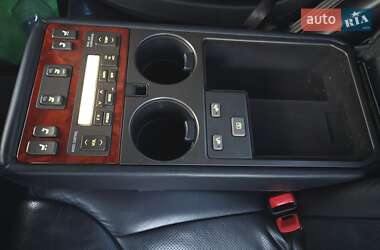 Седан Lexus LS 2004 в 