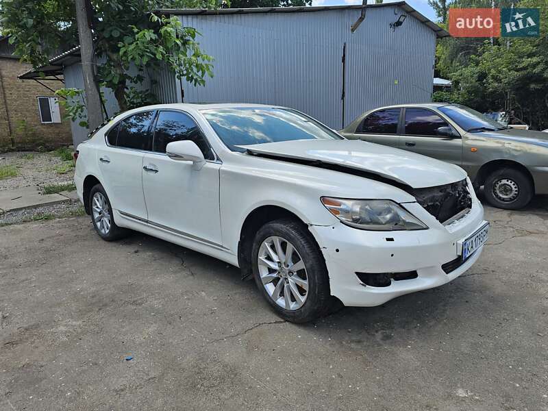 Lexus LS 2010