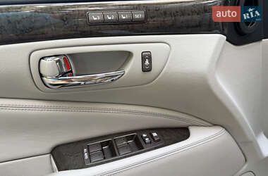 Седан Lexus LS 2011 в 