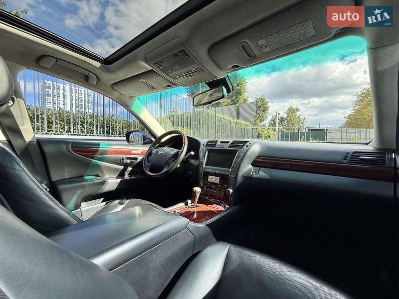 Седан Lexus LS 2009 в Киеве