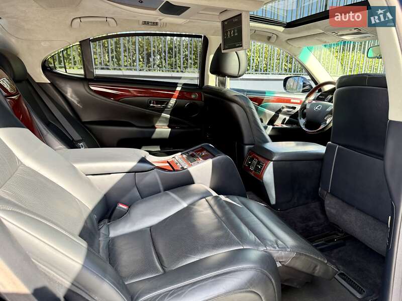 Седан Lexus LS 2009 в Киеве