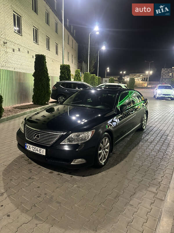 Седан Lexus LS 2008 в Киеве