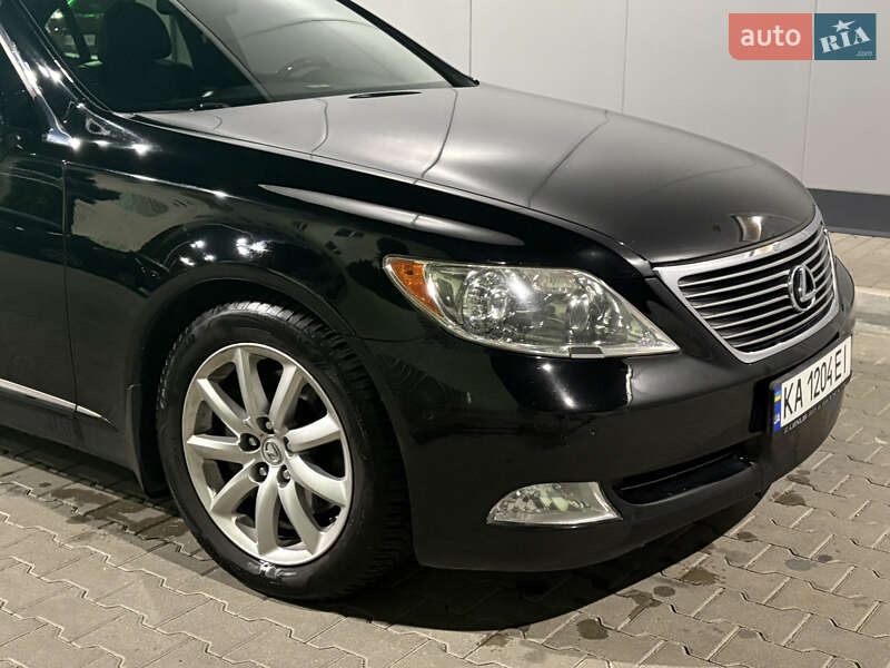 Седан Lexus LS 2008 в Киеве