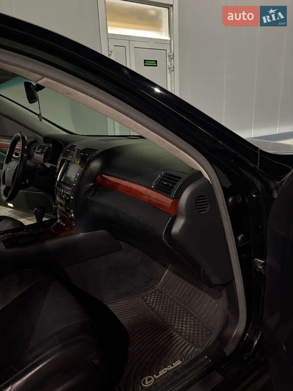 Седан Lexus LS 2008 в Киеве
