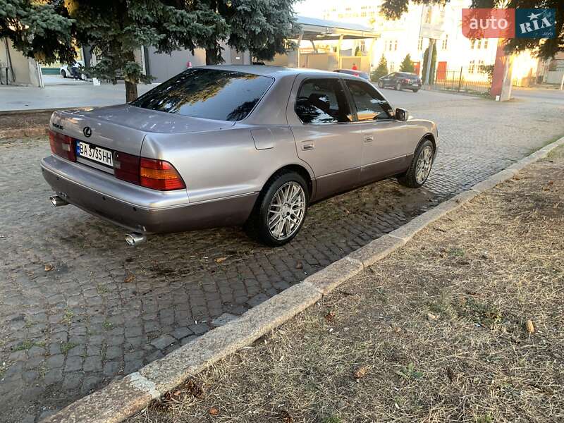 Седан Lexus LS 1999 в Кропивницькому