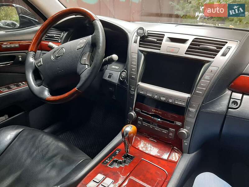 Седан Lexus LS 2007 в Киеве