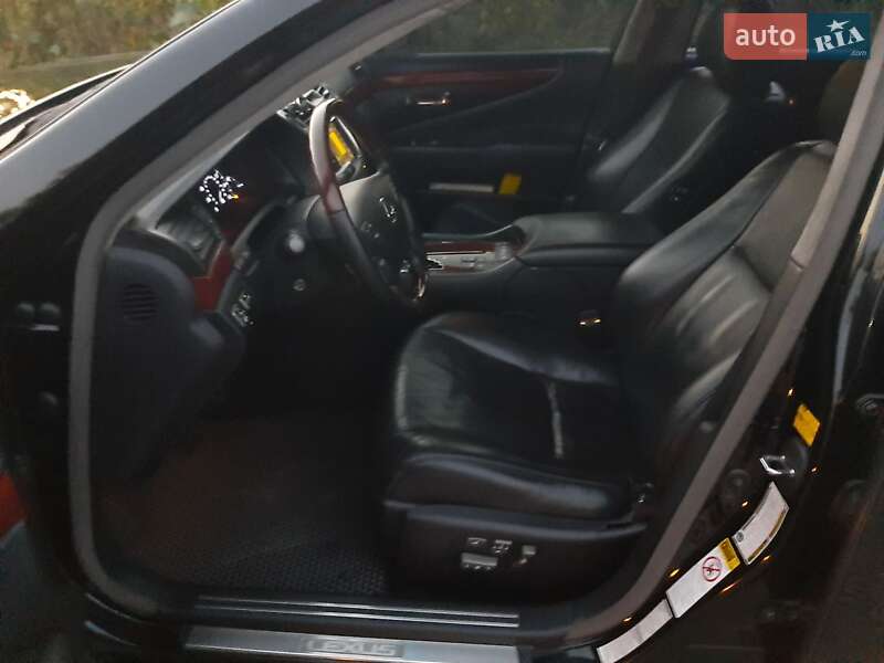 Седан Lexus LS 2007 в Киеве