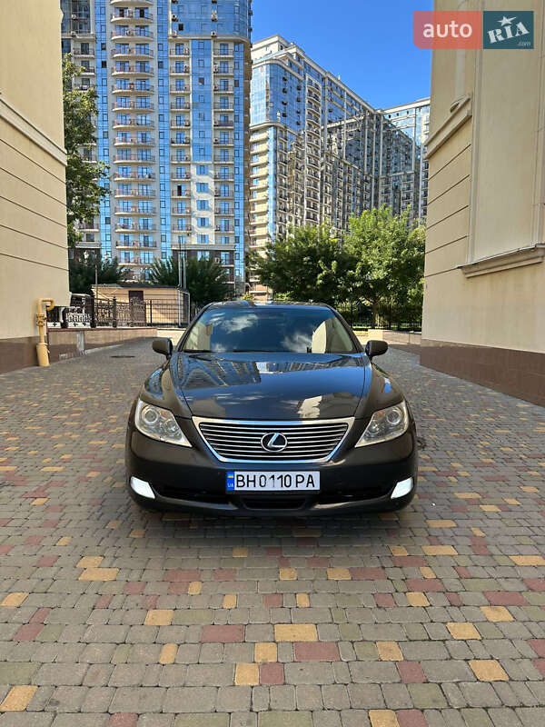 Седан Lexus LS 2007 в 