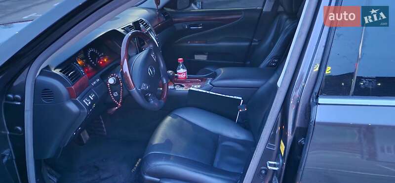 Седан Lexus LS 2007 в Киеве