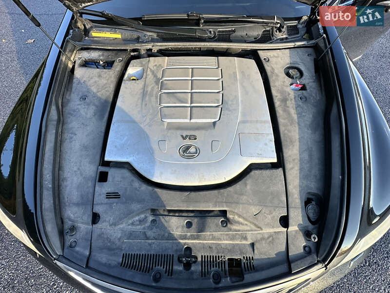 Седан Lexus LS 2010 в Виннице