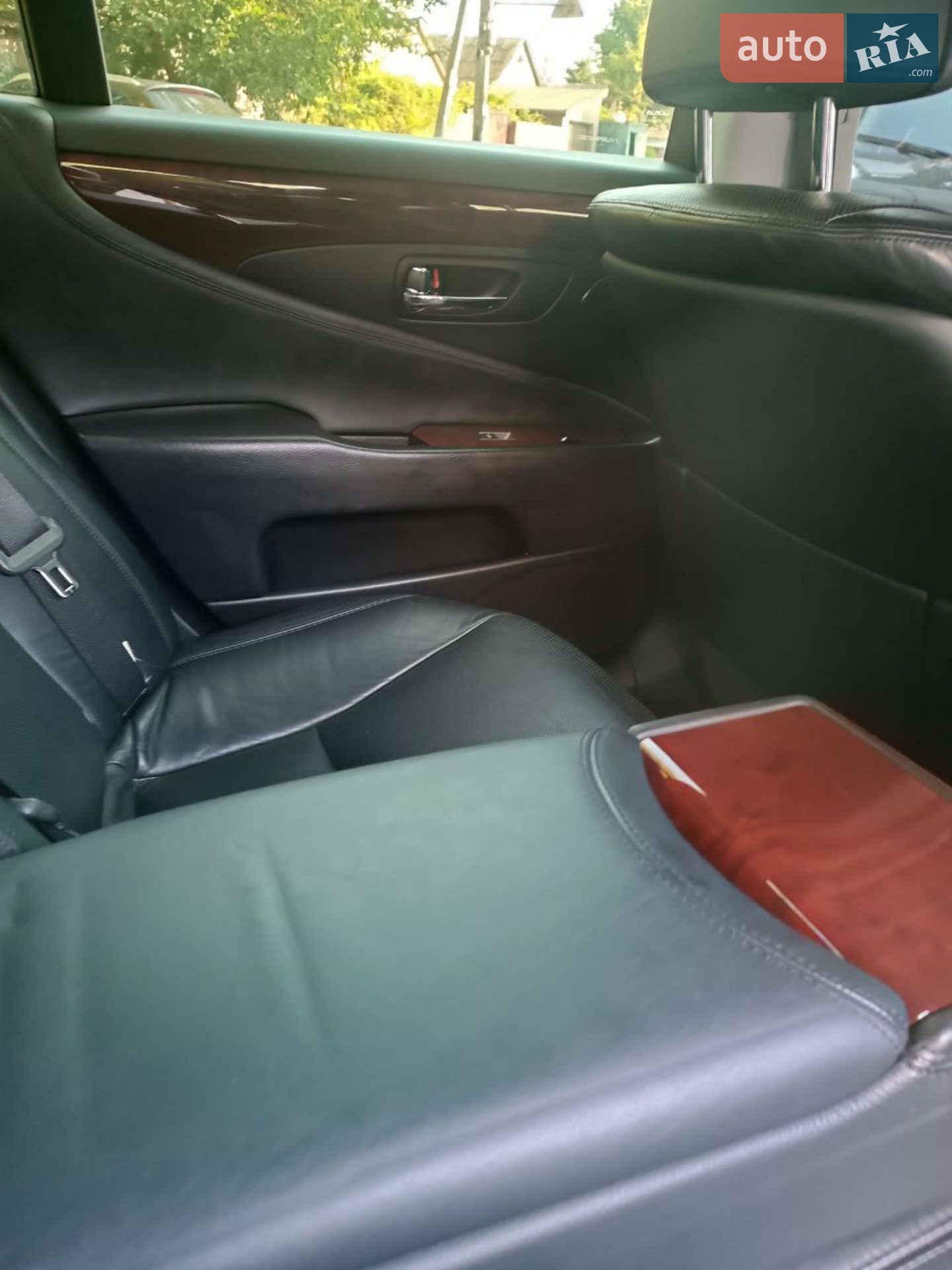 2011 Lexus LS - мініатюра 8