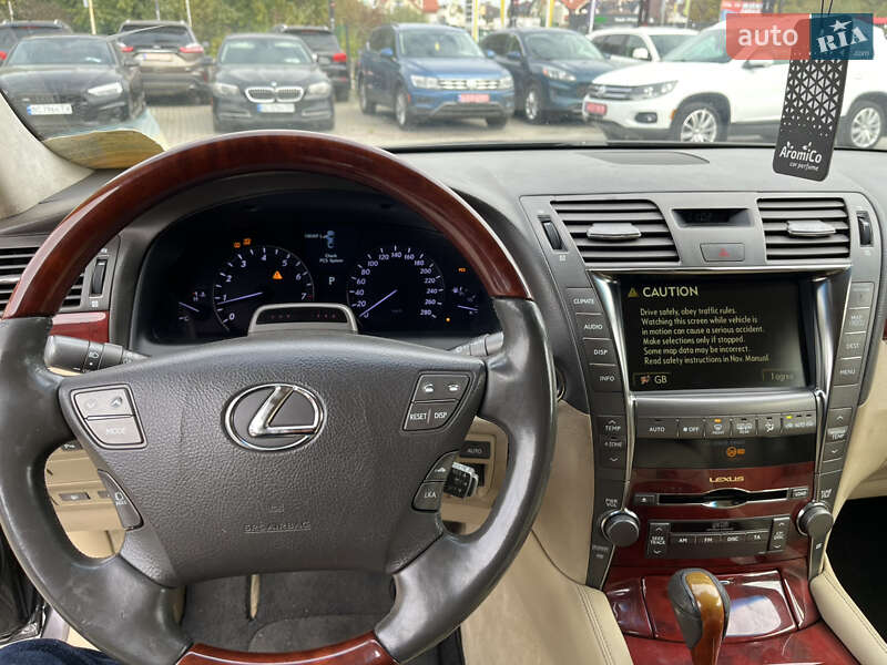Седан Lexus LS 2007 в Львове