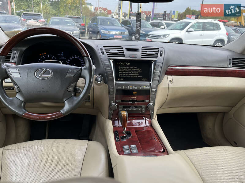 Седан Lexus LS 2007 в Львове