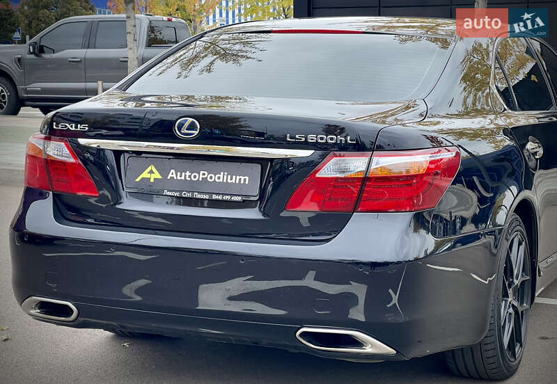 Седан Lexus LS 2012 в Киеве