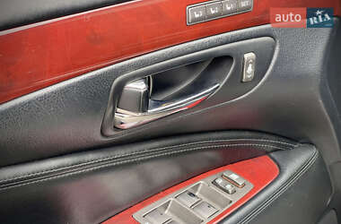 Седан Lexus LS 2012 в 